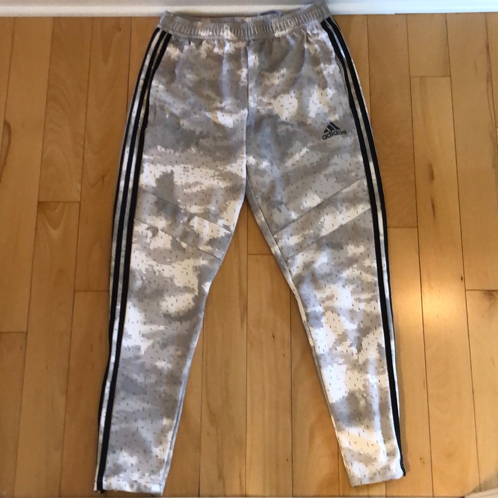 Men’s medium tracksuit pants never worn